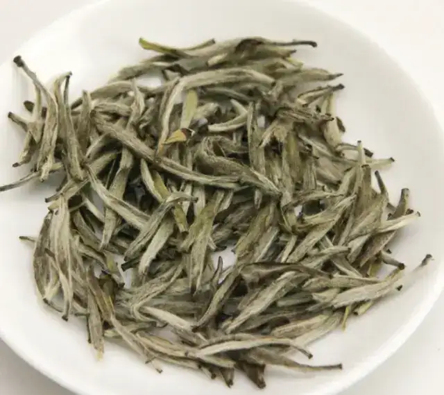 Silver Needle (Bai Hao Yin Zhen) (白毫银针)